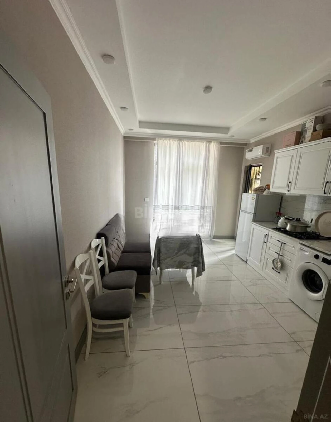 Satılır 2 otaqlı mənzil 82 m²