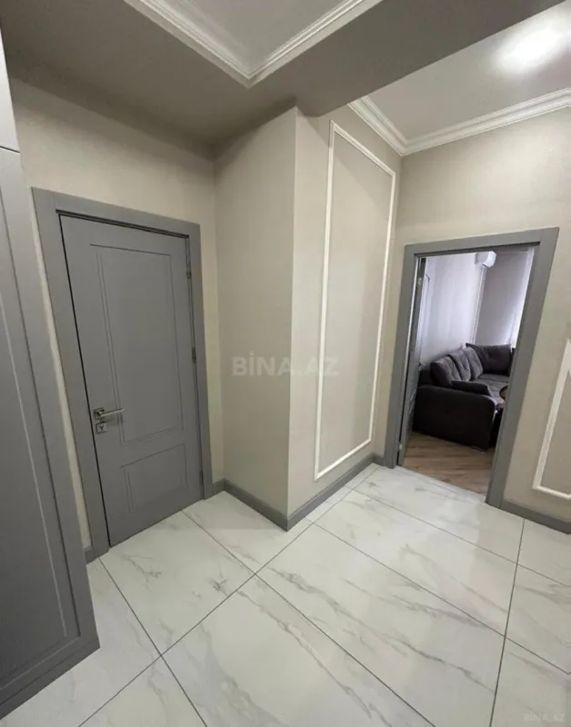 Satılır 2 otaqlı mənzil 82 m²