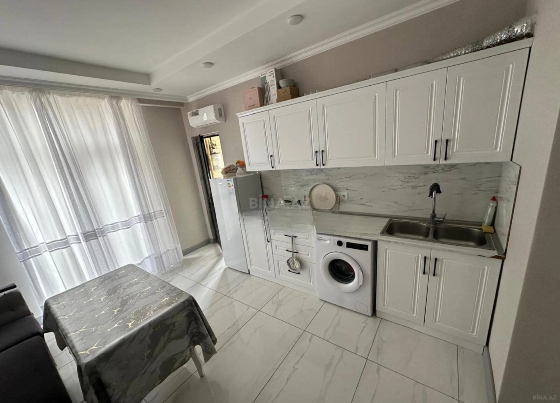 Satılır 2 otaqlı mənzil 82 m²