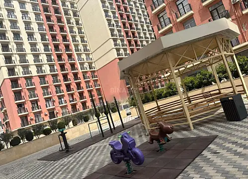 Satılır 2 otaqlı mənzil 82 m²