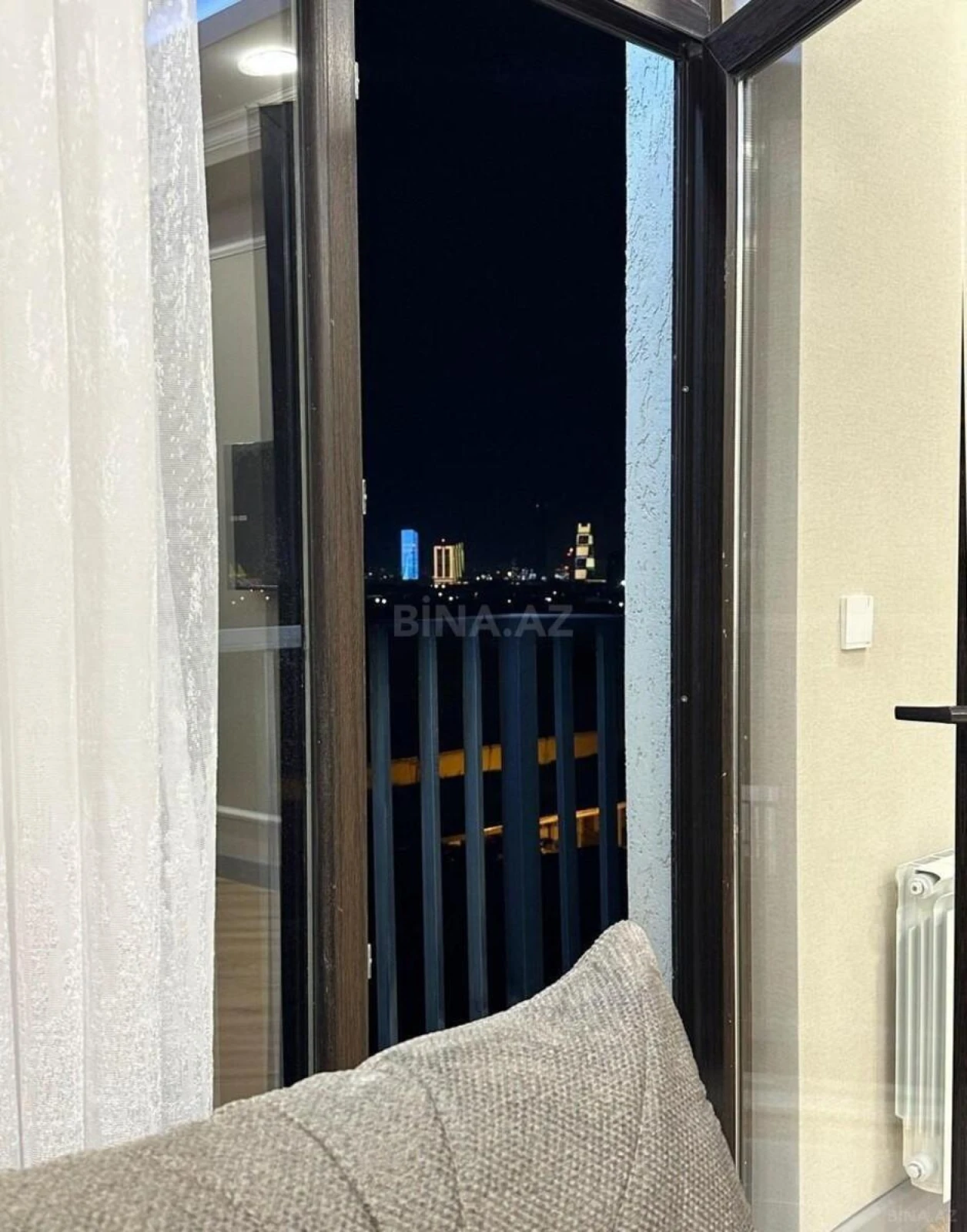 Satılır 2 otaqlı mənzil 82 m²