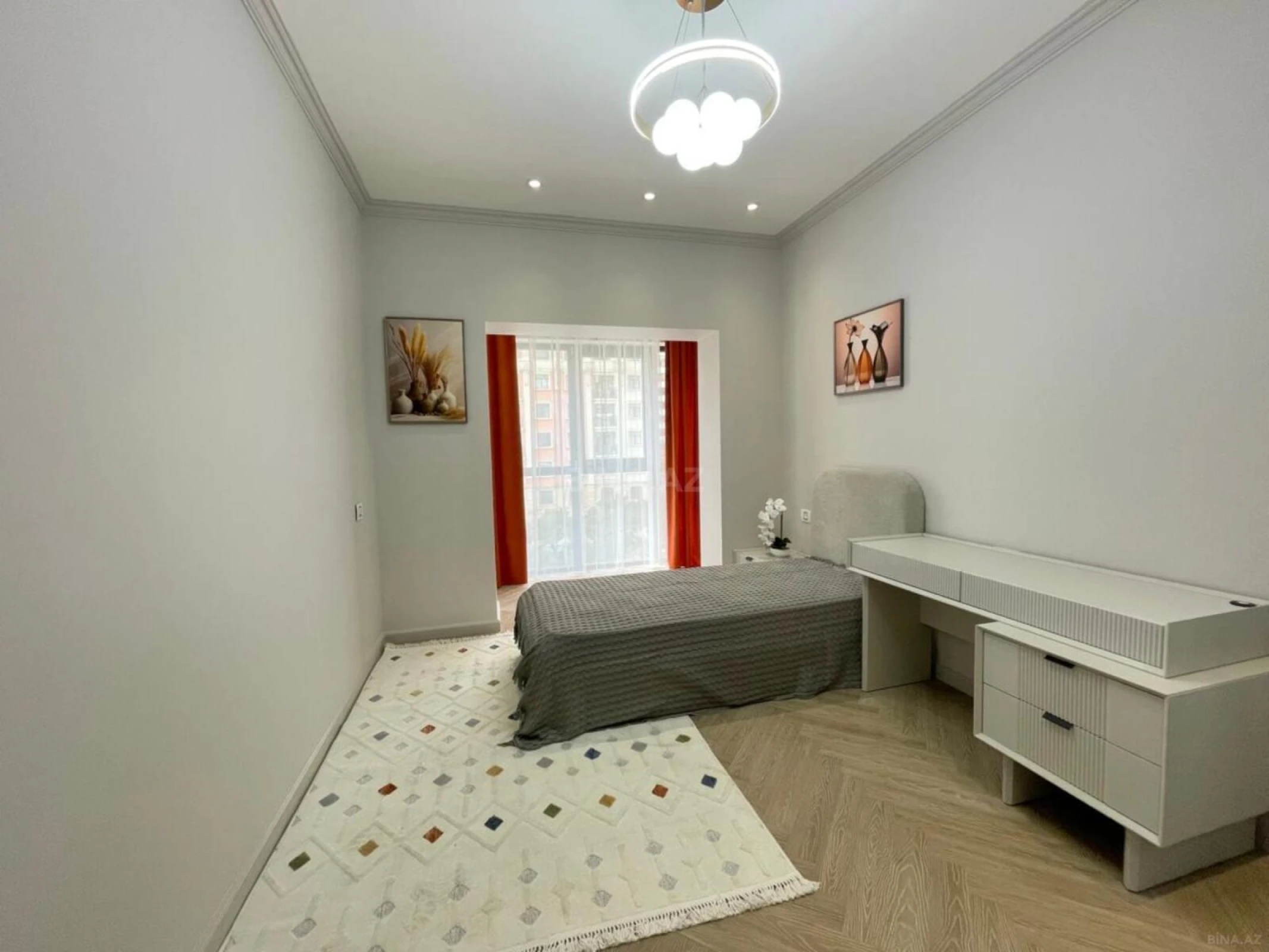 Satılır 3 otaqlı mənzil 95 m²