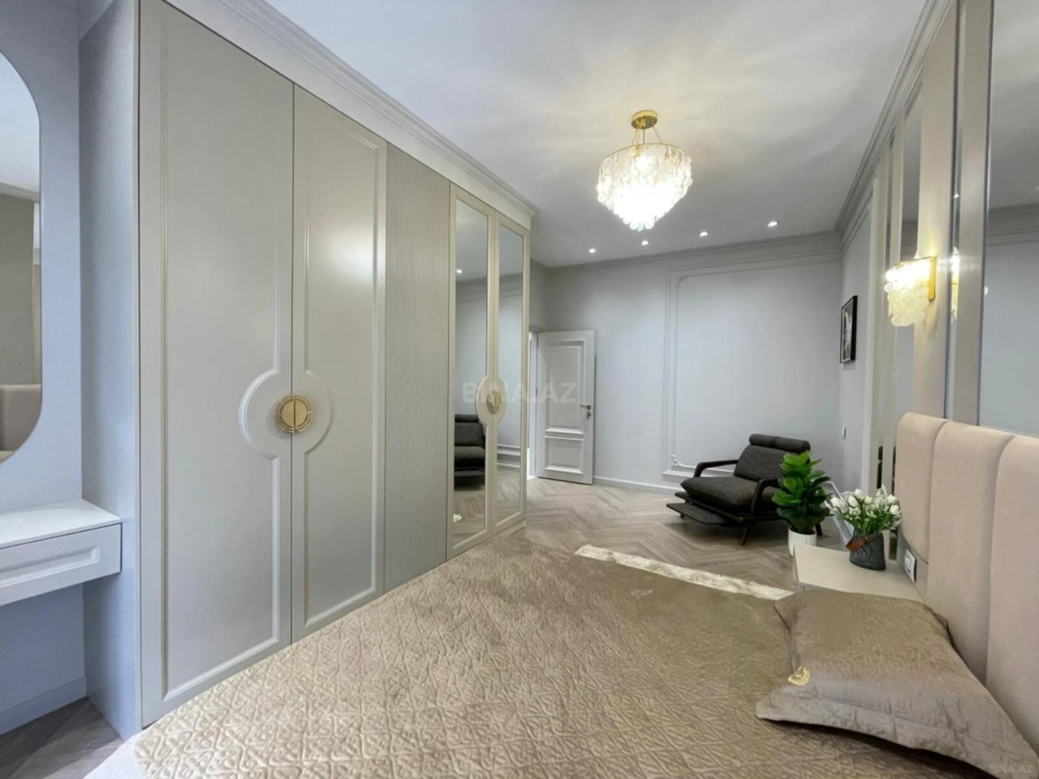 Satılır 3 otaqlı mənzil 95 m²
