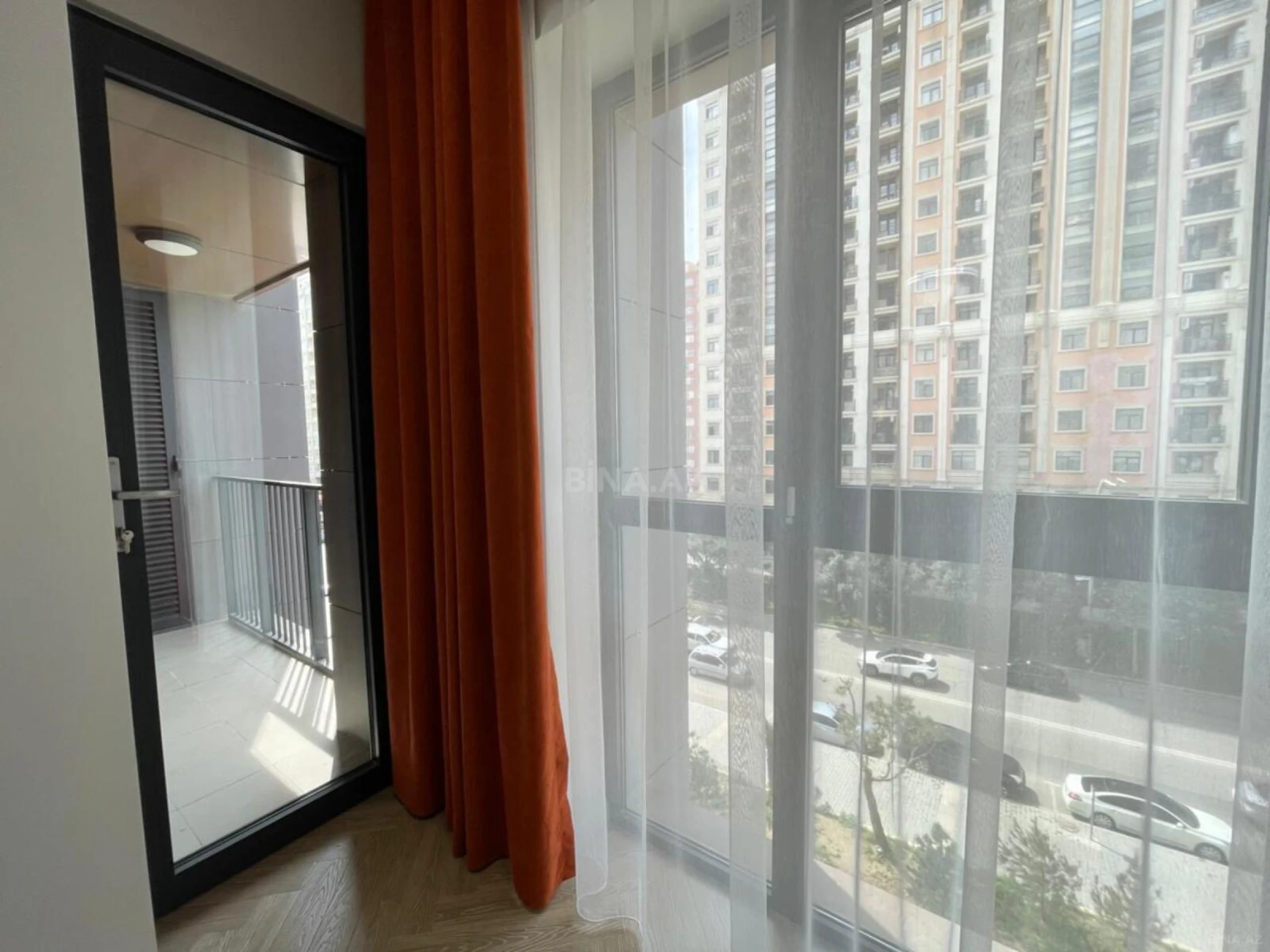 Satılır 3 otaqlı mənzil 95 m²