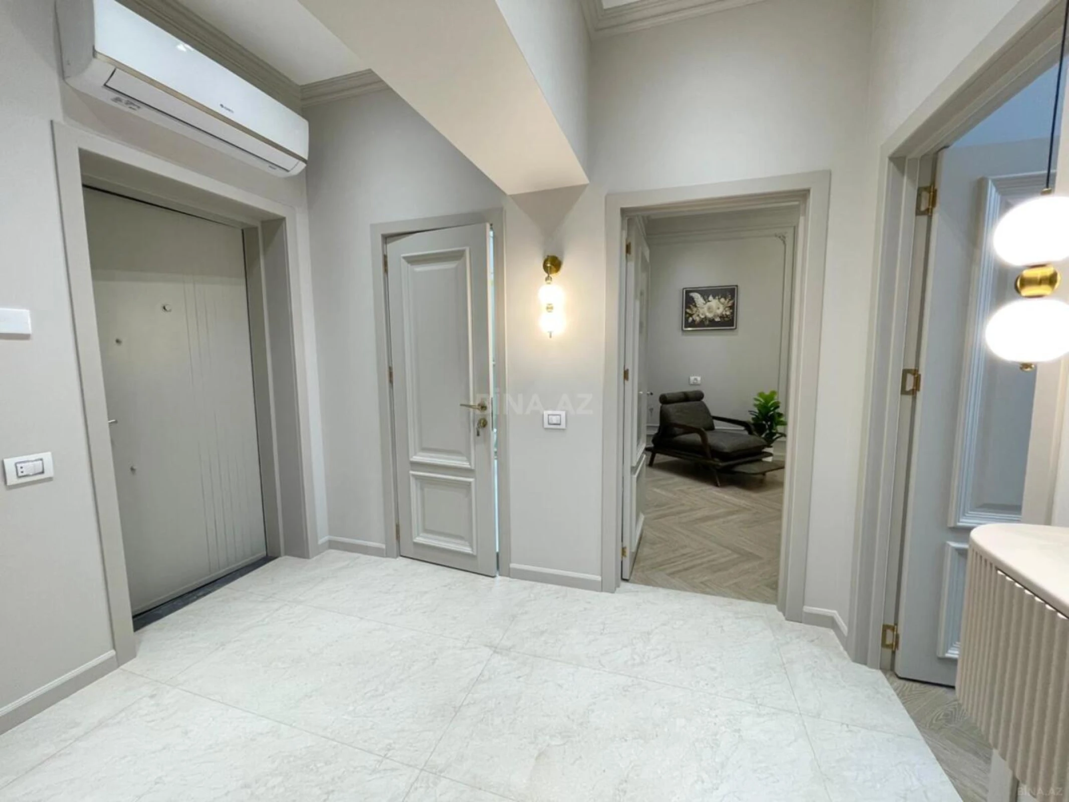 Satılır 3 otaqlı mənzil 95 m²