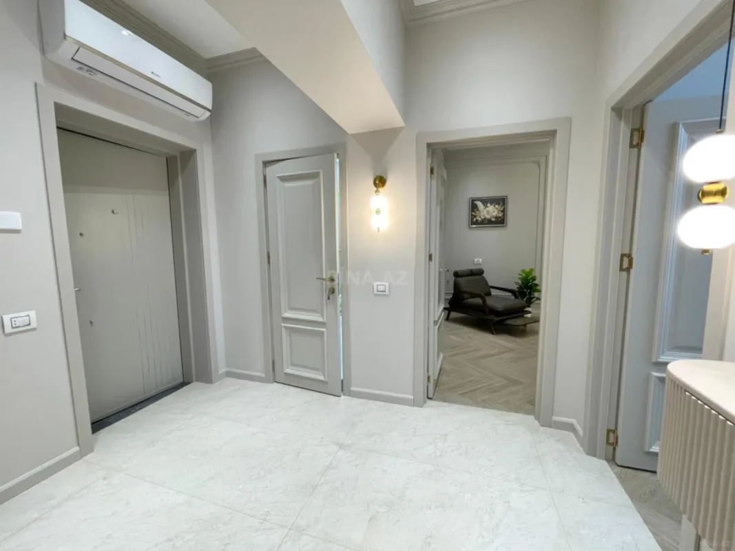Satılır 3 otaqlı mənzil 95 m²