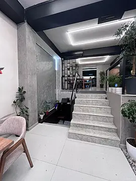 Satılır obyekt 270 m²