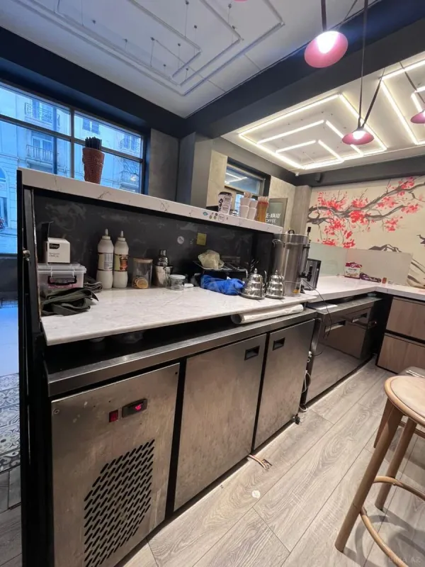 Satılır obyekt 270 m²