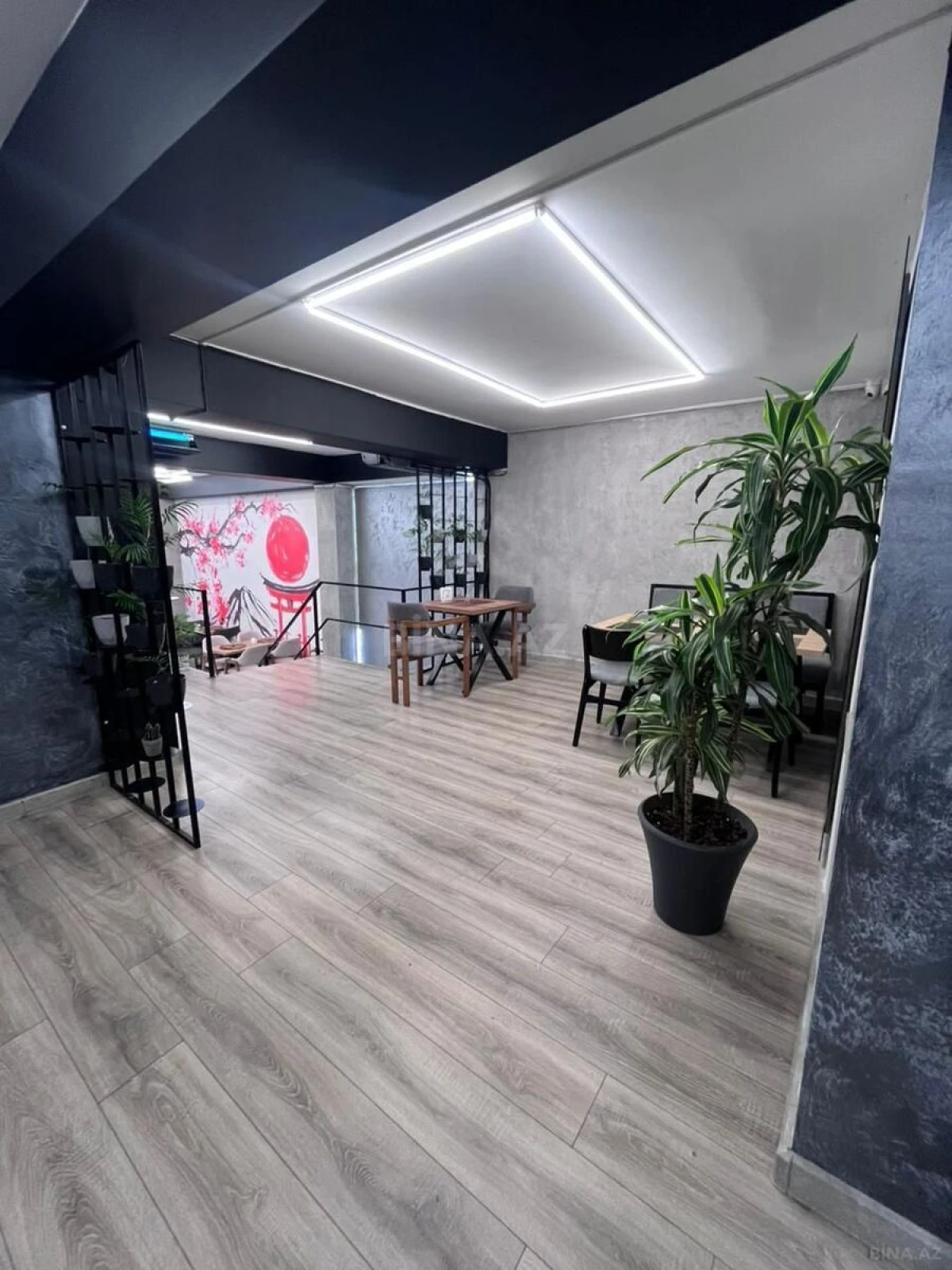 Satılır obyekt 270 m²