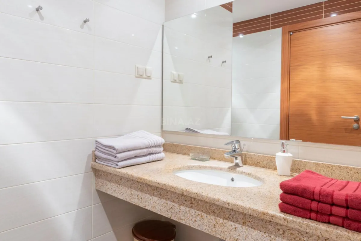 Kirayə verilir 4 otaqlı mənzil 210 m²