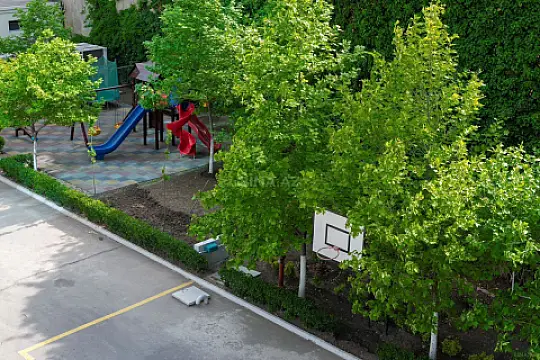 Kirayə verilir 4 otaqlı mənzil 210 m²