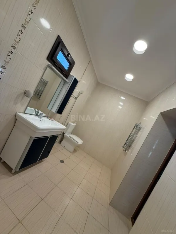 Satılır 5 otaqlı həyət evi 240 m²