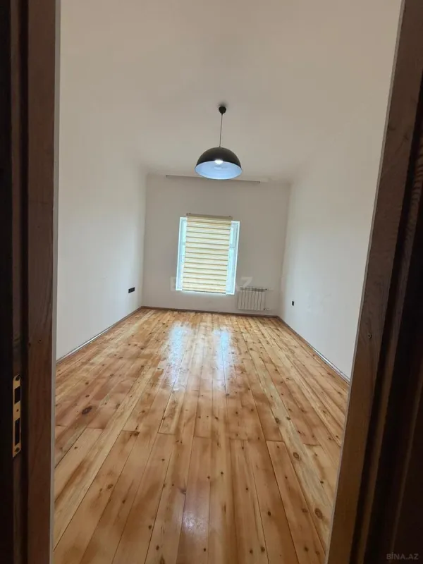 Satılır 5 otaqlı həyət evi 240 m²