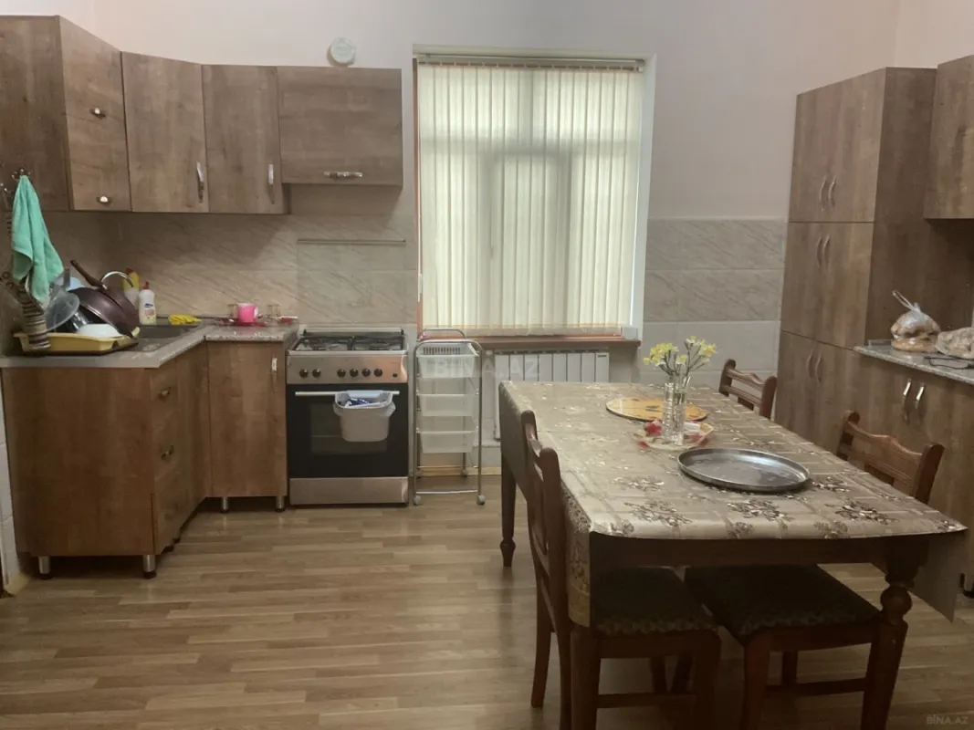 Satılır 5 otaqlı mənzil 150 m²