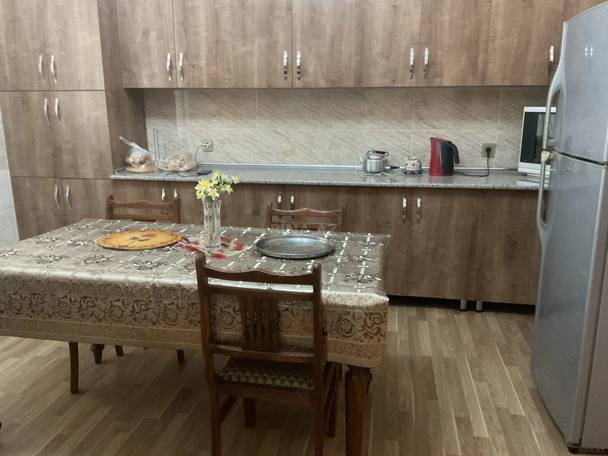 Satılır 5 otaqlı mənzil 150 m²