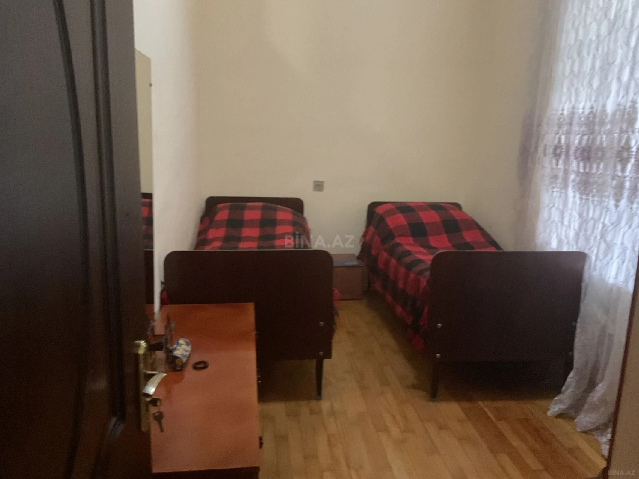 Satılır 5 otaqlı mənzil 150 m²