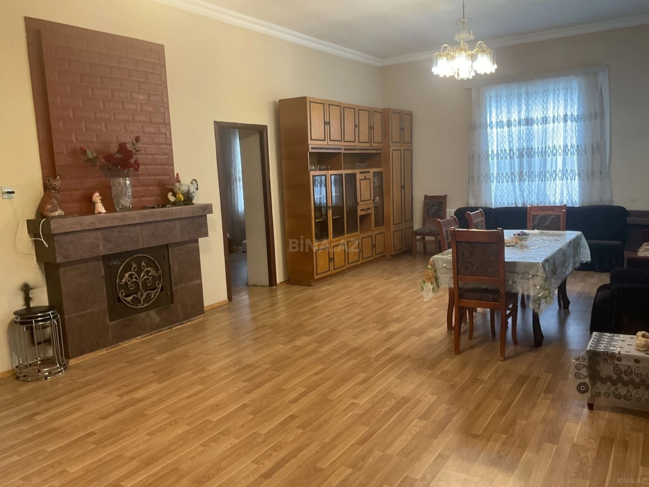 Satılır 5 otaqlı mənzil 150 m²