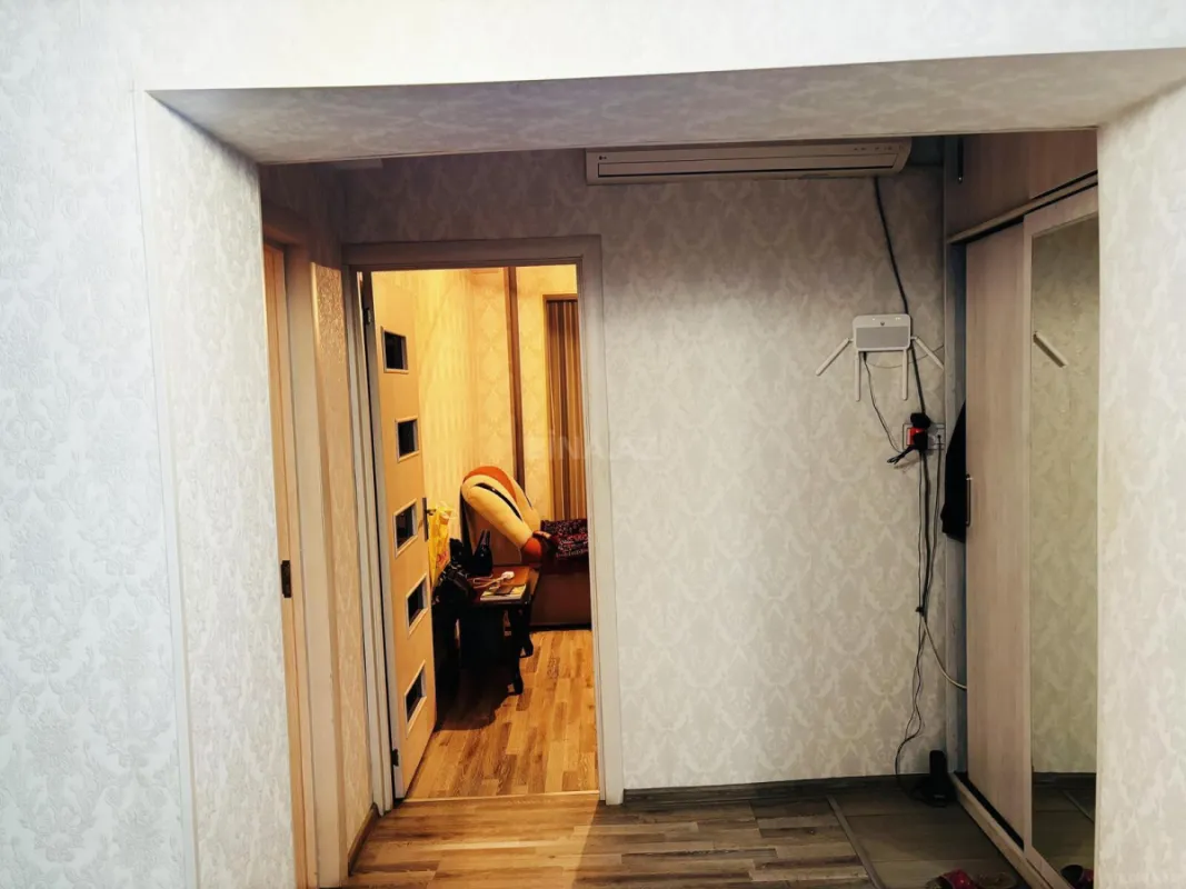 Satılır 4 otaqlı mənzil 100 m²