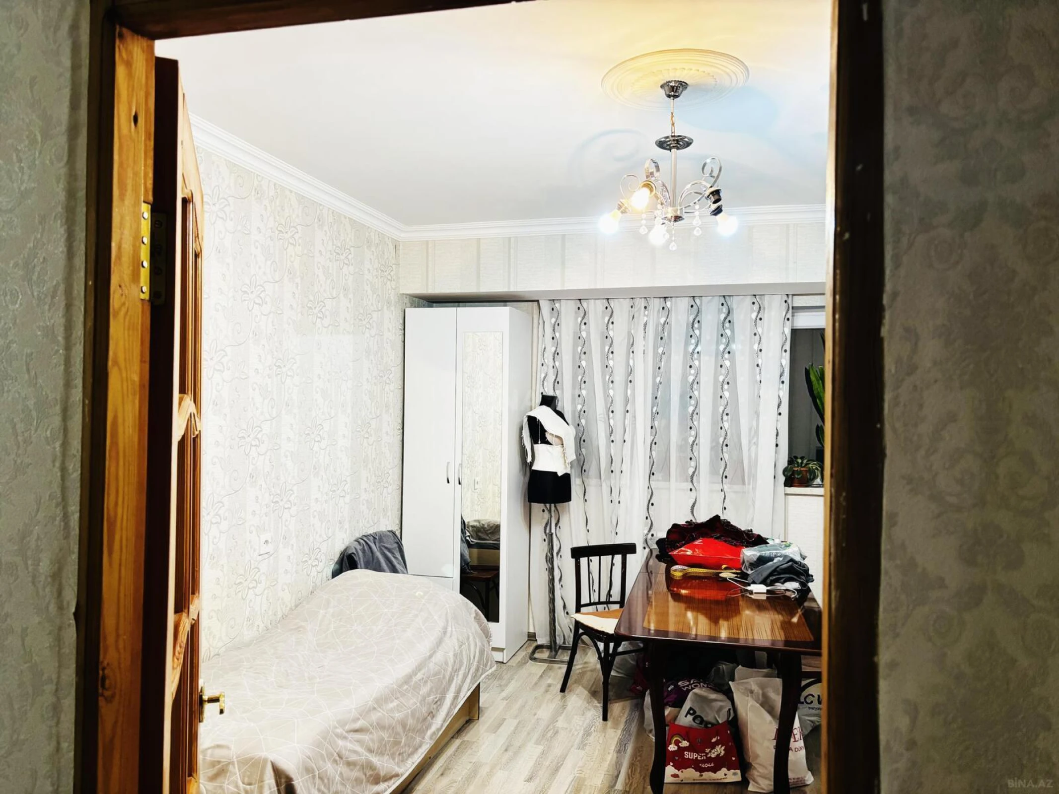 Satılır 4 otaqlı mənzil 100 m²