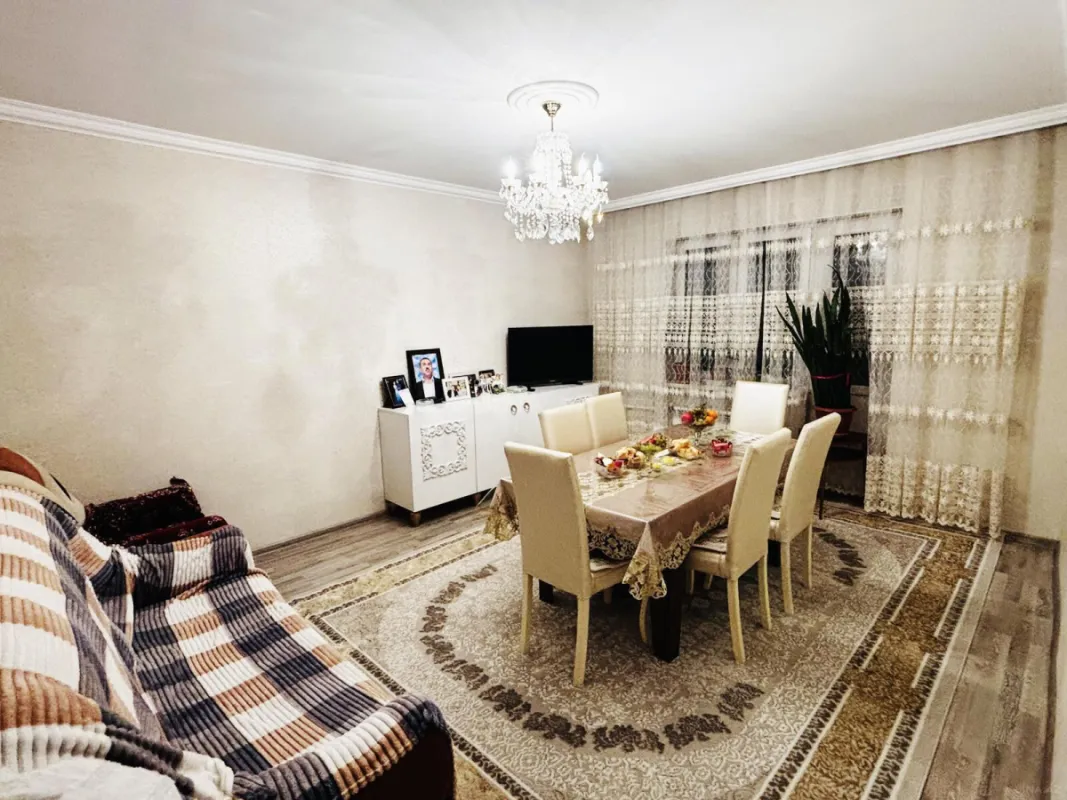 Satılır 4 otaqlı mənzil 100 m²