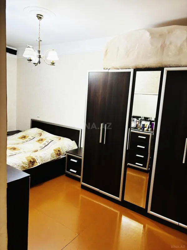 Satılır 4 otaqlı mənzil 100 m²