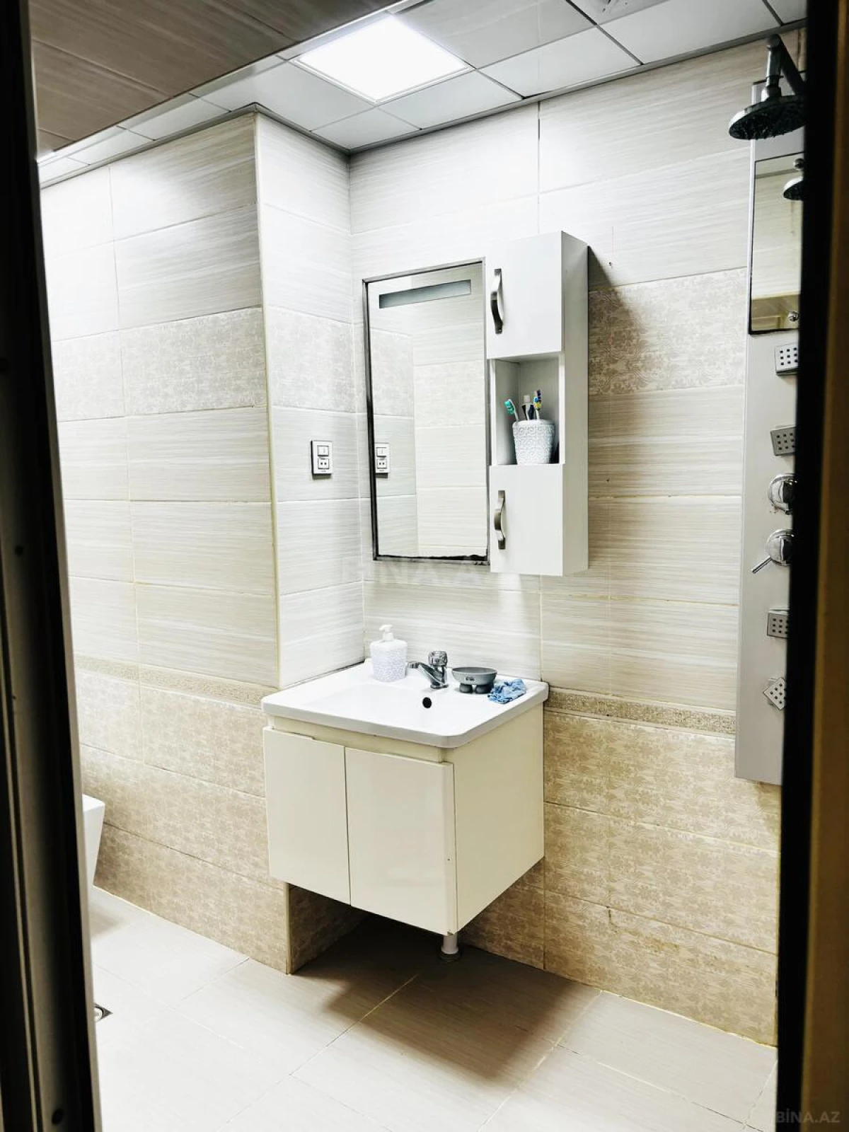Satılır 4 otaqlı mənzil 100 m²
