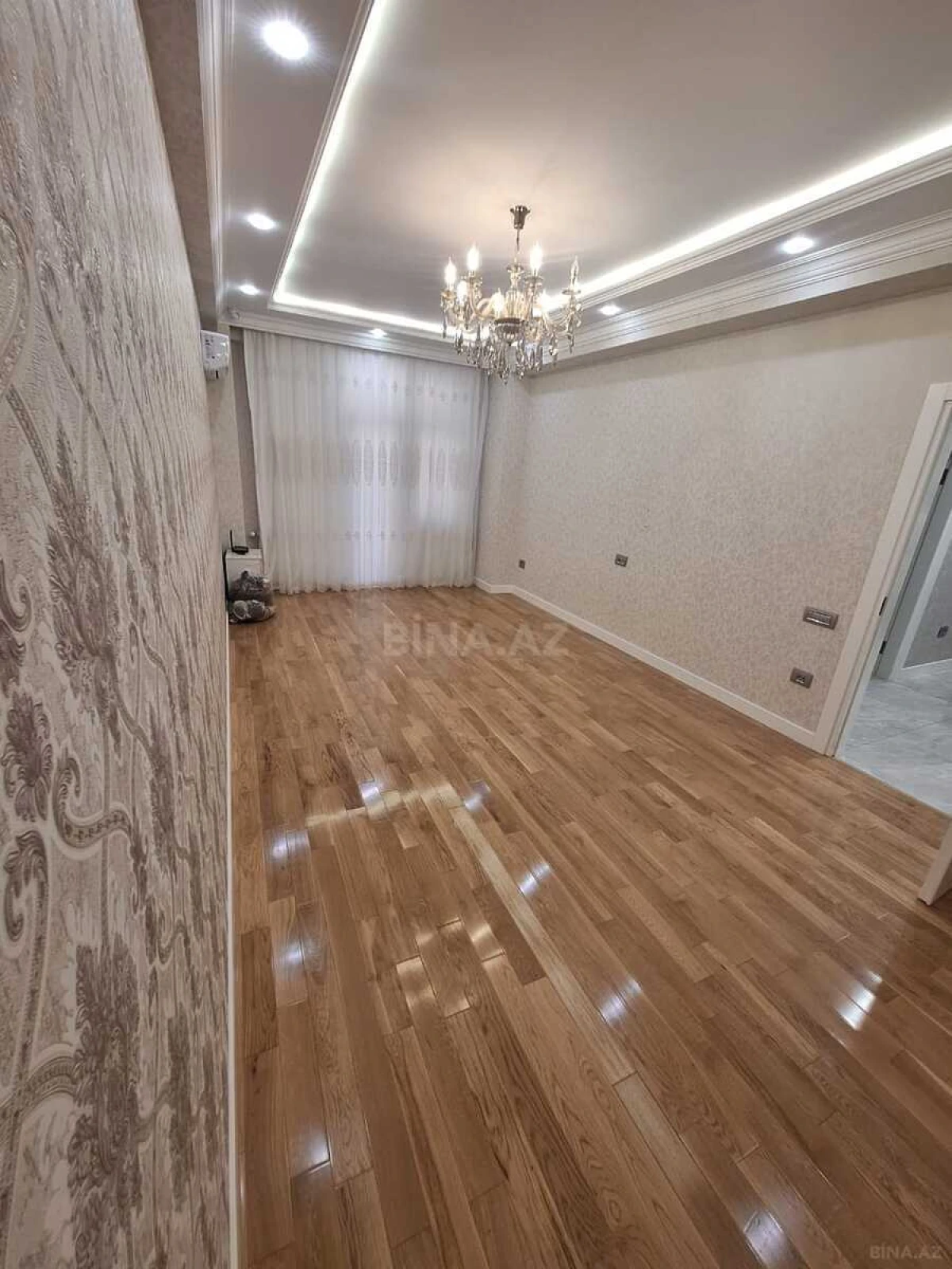 Kirayə verilir 2 otaqlı mənzil 90 m²