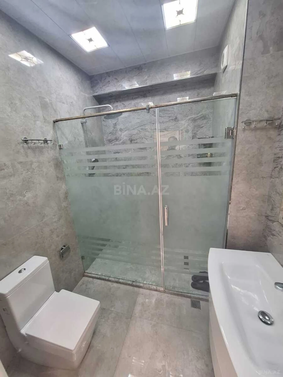 Kirayə verilir 2 otaqlı mənzil 90 m²