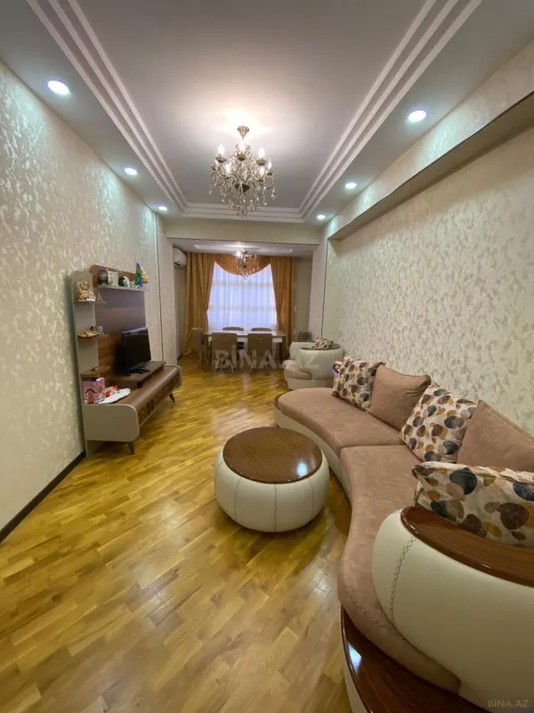 Satılır 3 otaqlı mənzil 105 m²