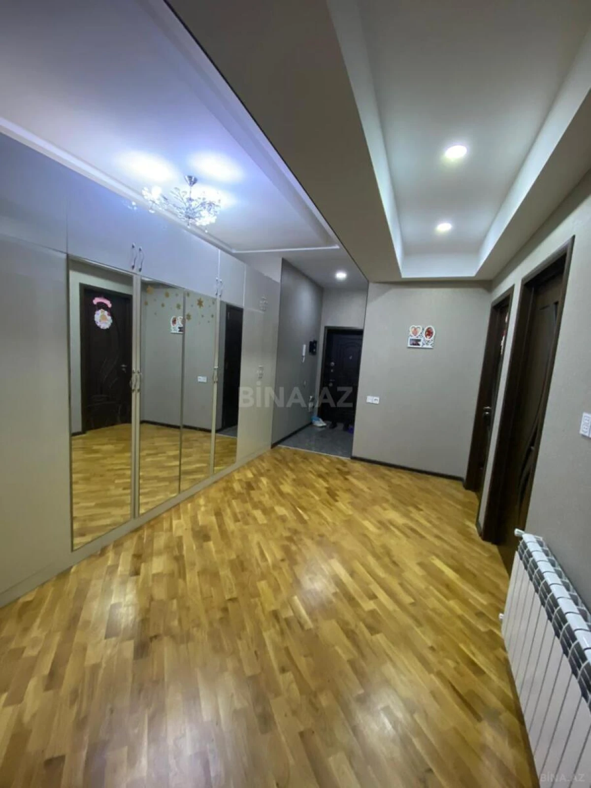 Satılır 3 otaqlı mənzil 105 m²