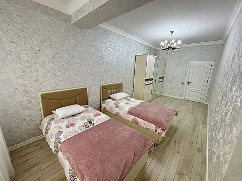 Kirayə verilir 3 otaqlı mənzil 140 m² — Bakı 3 otaq 140.00 m²