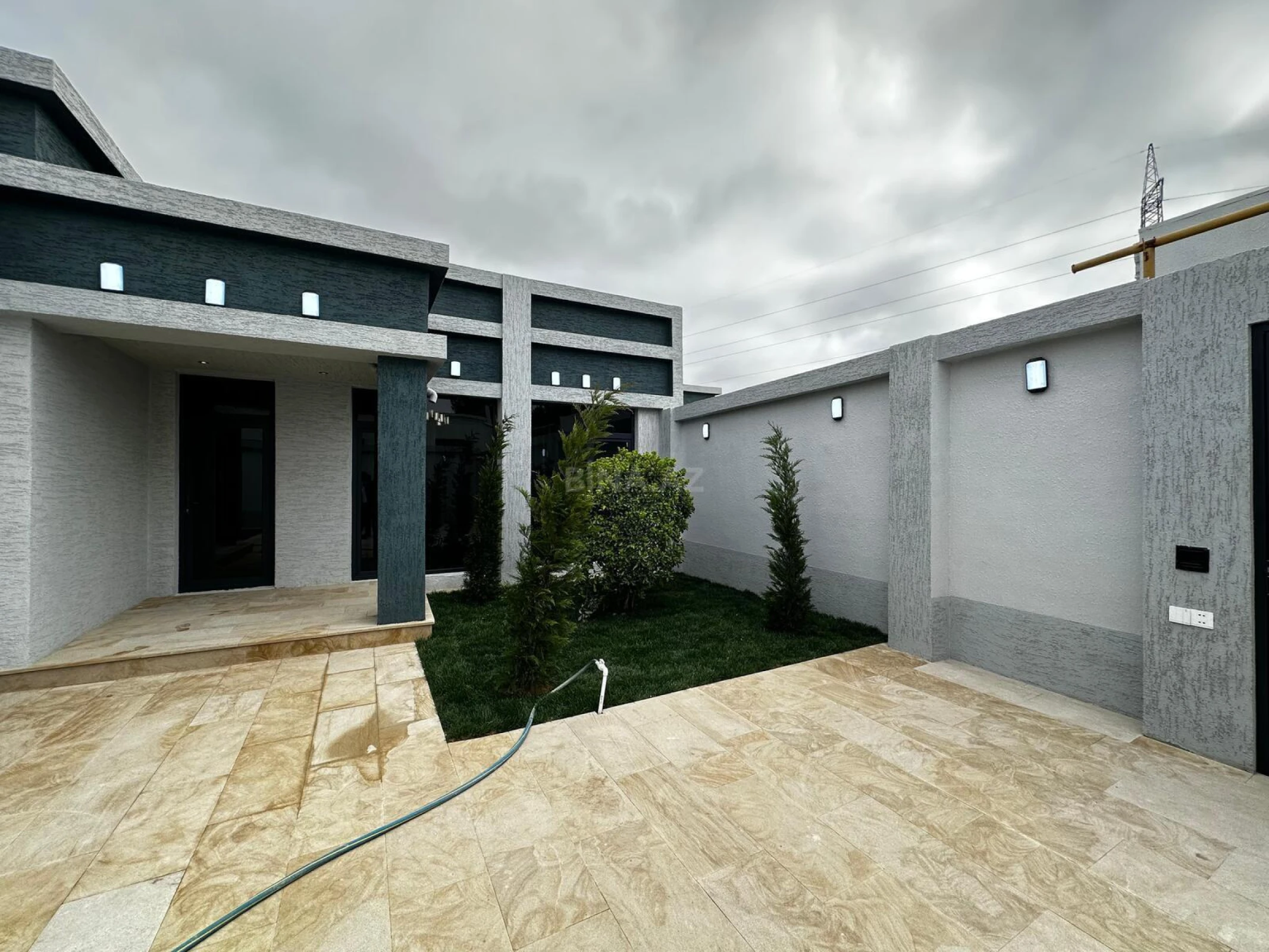 Satılır 4 otaqlı həyət evi 140 m²