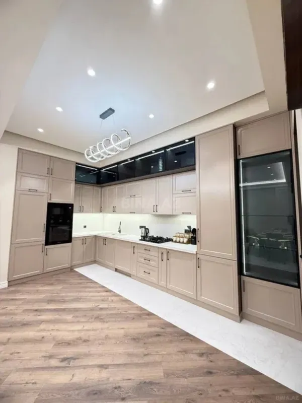 Kirayə verilir 3 otaqlı mənzil 150 m²