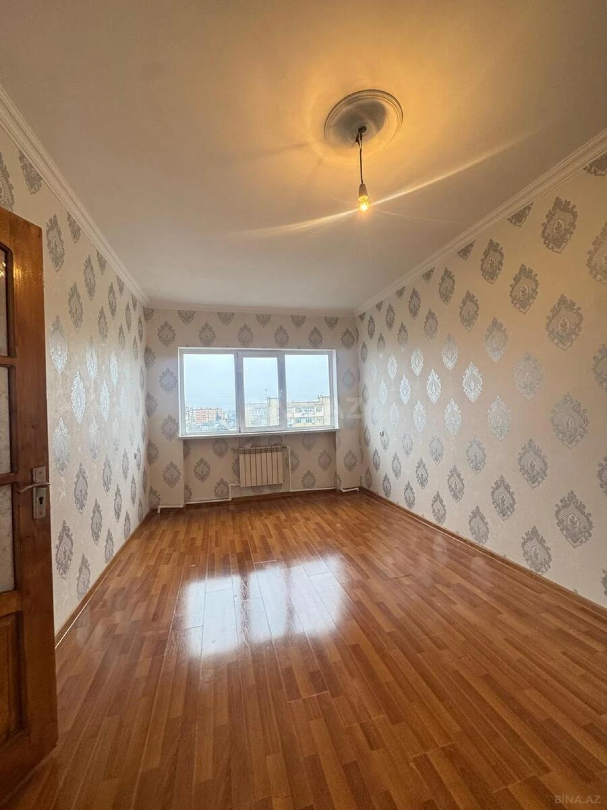 Satılır 4 otaqlı mənzil 100 m²