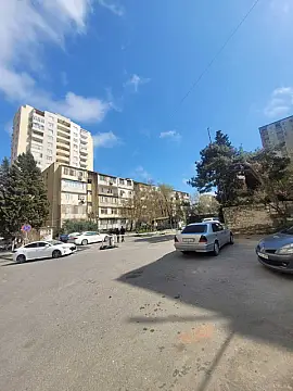 Satılır 3 otaqlı mənzil 75 m² — Bakı, İnşaatçılar 3 otaq 75.00 m²