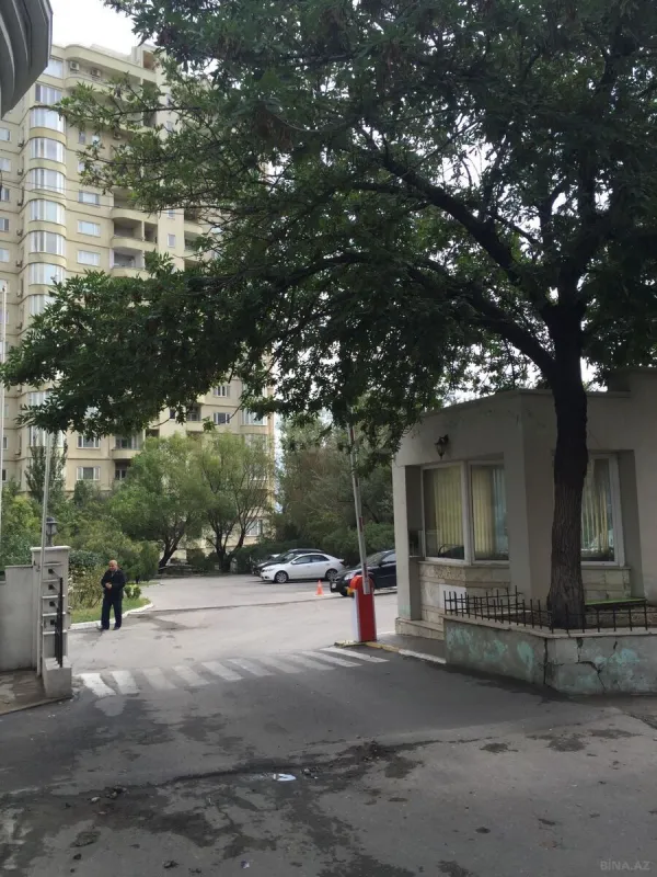 Kirayə verilir 2 otaqlı mənzil 120 m²