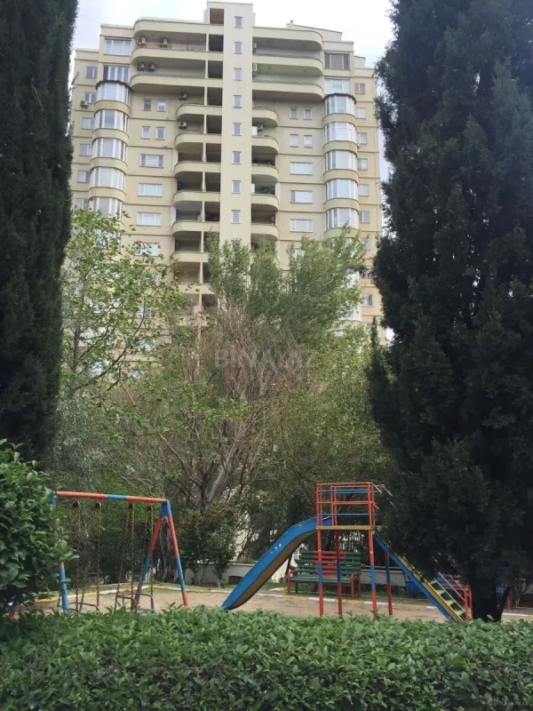 Kirayə verilir 2 otaqlı mənzil 120 m²