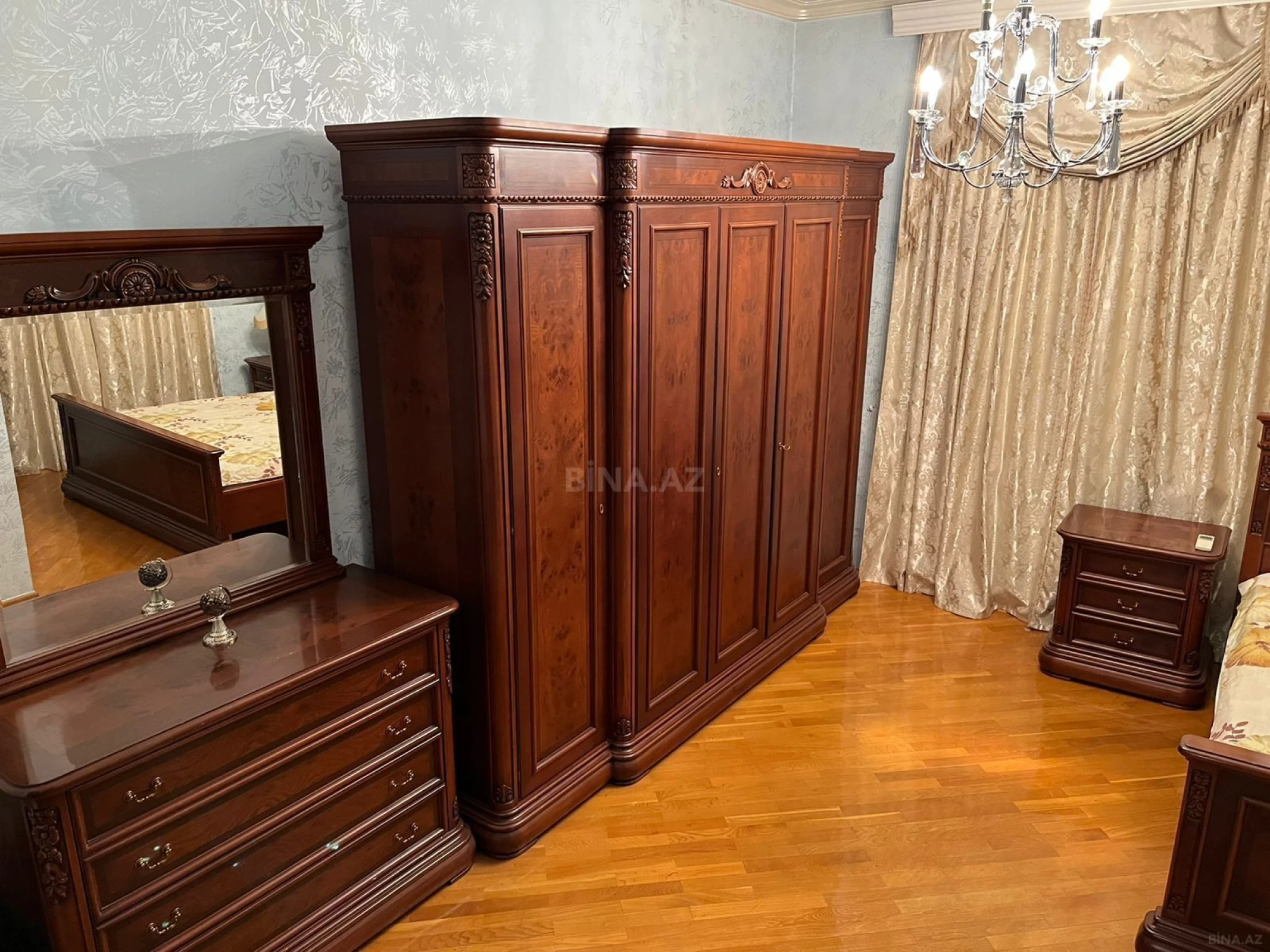 Kirayə verilir 2 otaqlı mənzil 120 m²