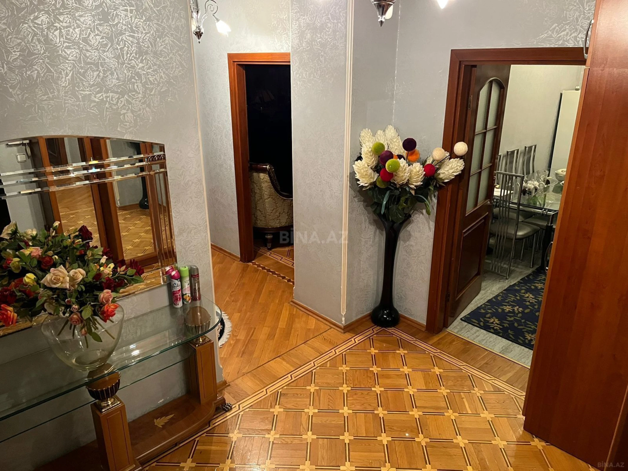 Kirayə verilir 2 otaqlı mənzil 120 m²