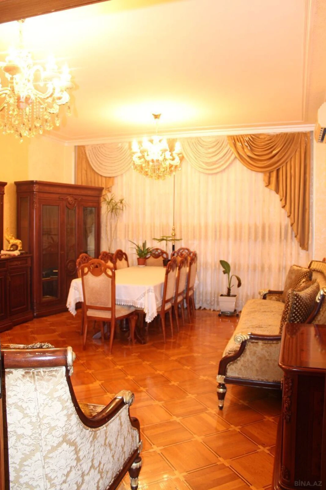 Kirayə verilir 2 otaqlı mənzil 120 m²