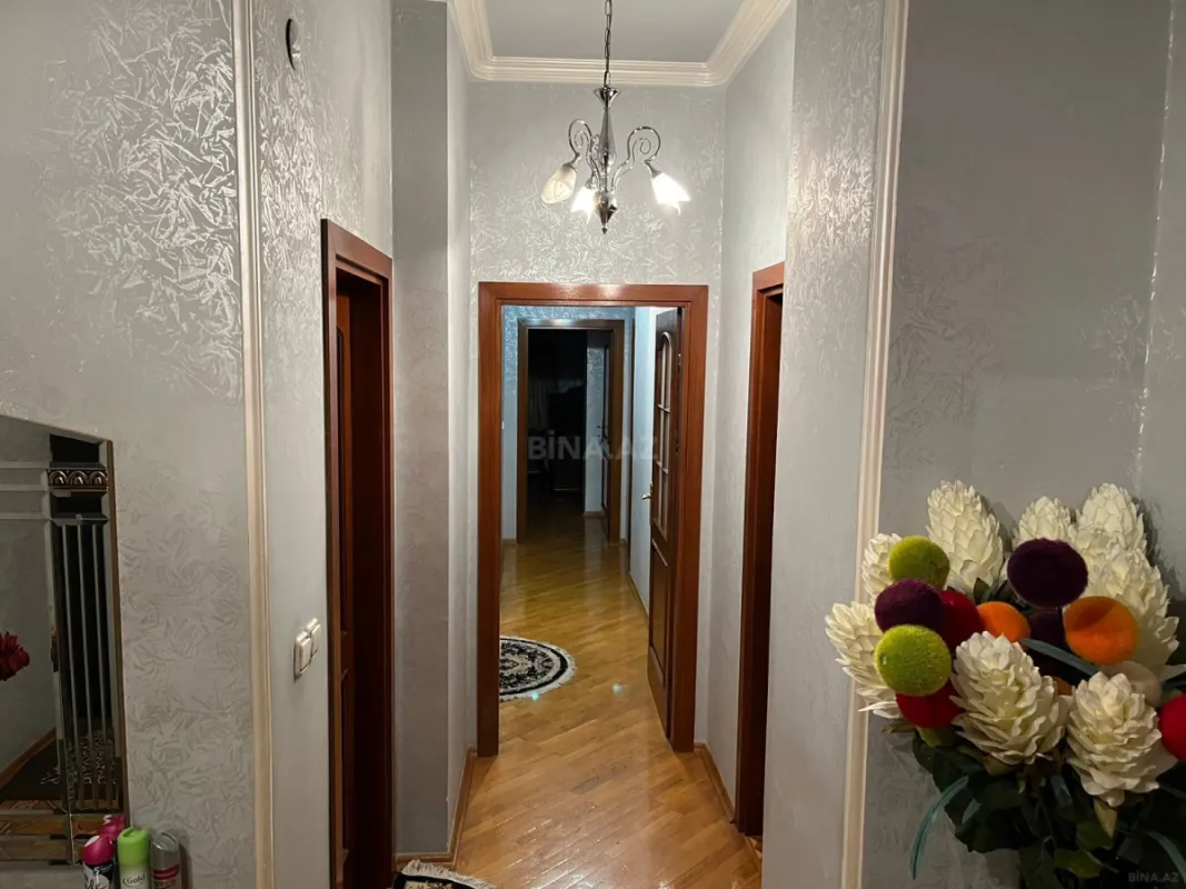 Kirayə verilir 2 otaqlı mənzil 120 m²