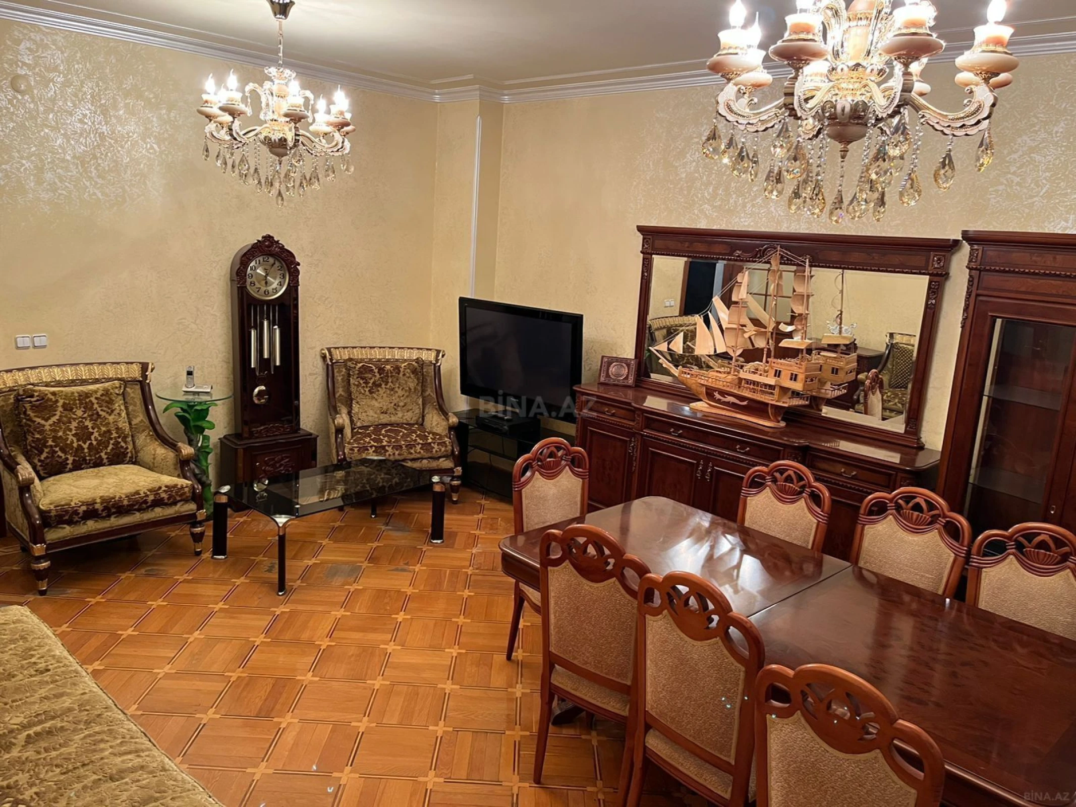 Kirayə verilir 2 otaqlı mənzil 120 m²