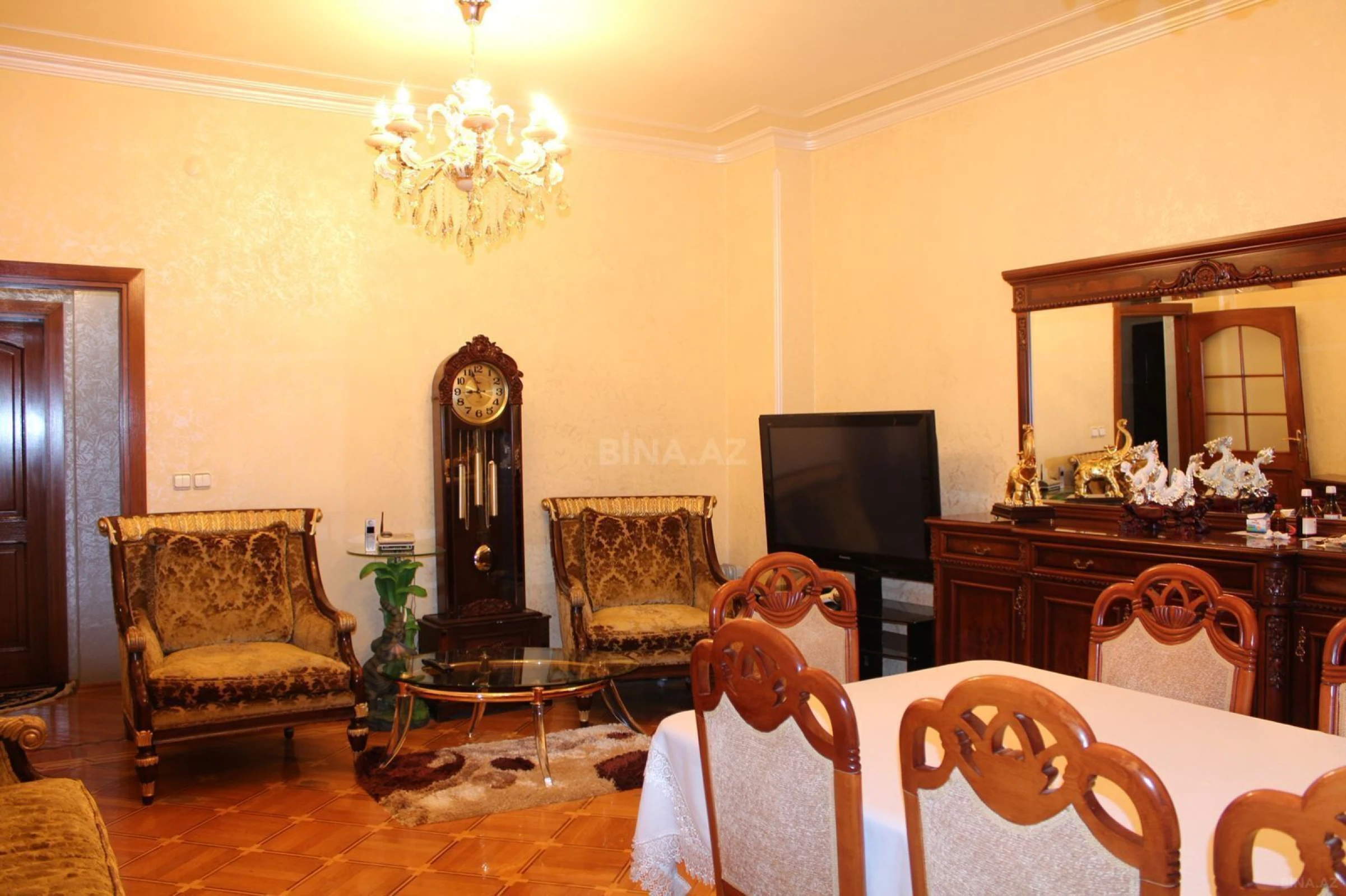 Kirayə verilir 2 otaqlı mənzil 120 m²