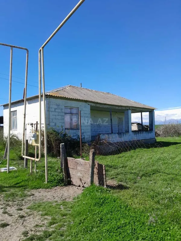 Satılır 4 otaqlı həyət evi 100 m²