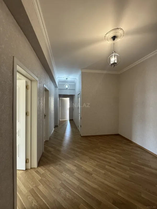 Satılır 3 otaqlı mənzil 125 m²