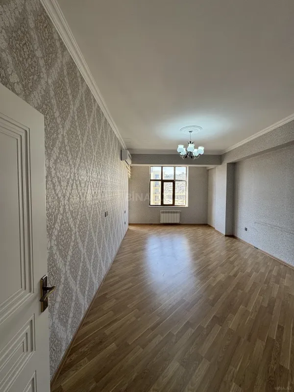 Satılır 3 otaqlı mənzil 125 m²