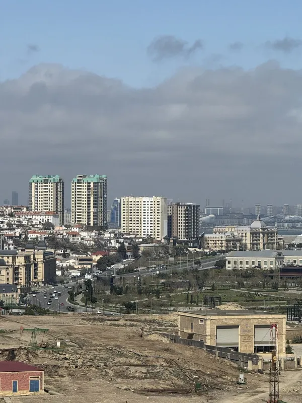 Satılır 3 otaqlı mənzil 125 m²