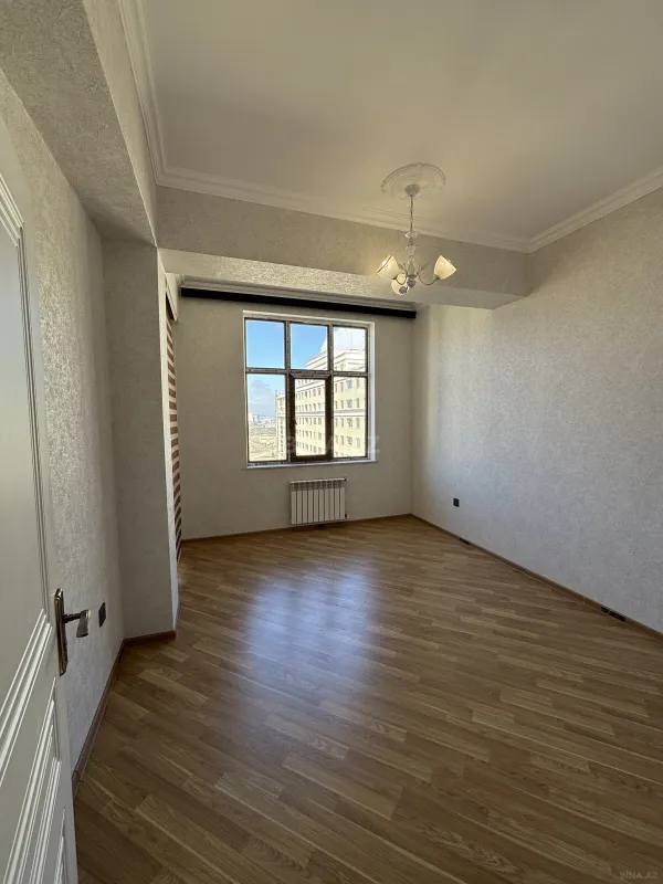 Satılır 3 otaqlı mənzil 125 m²