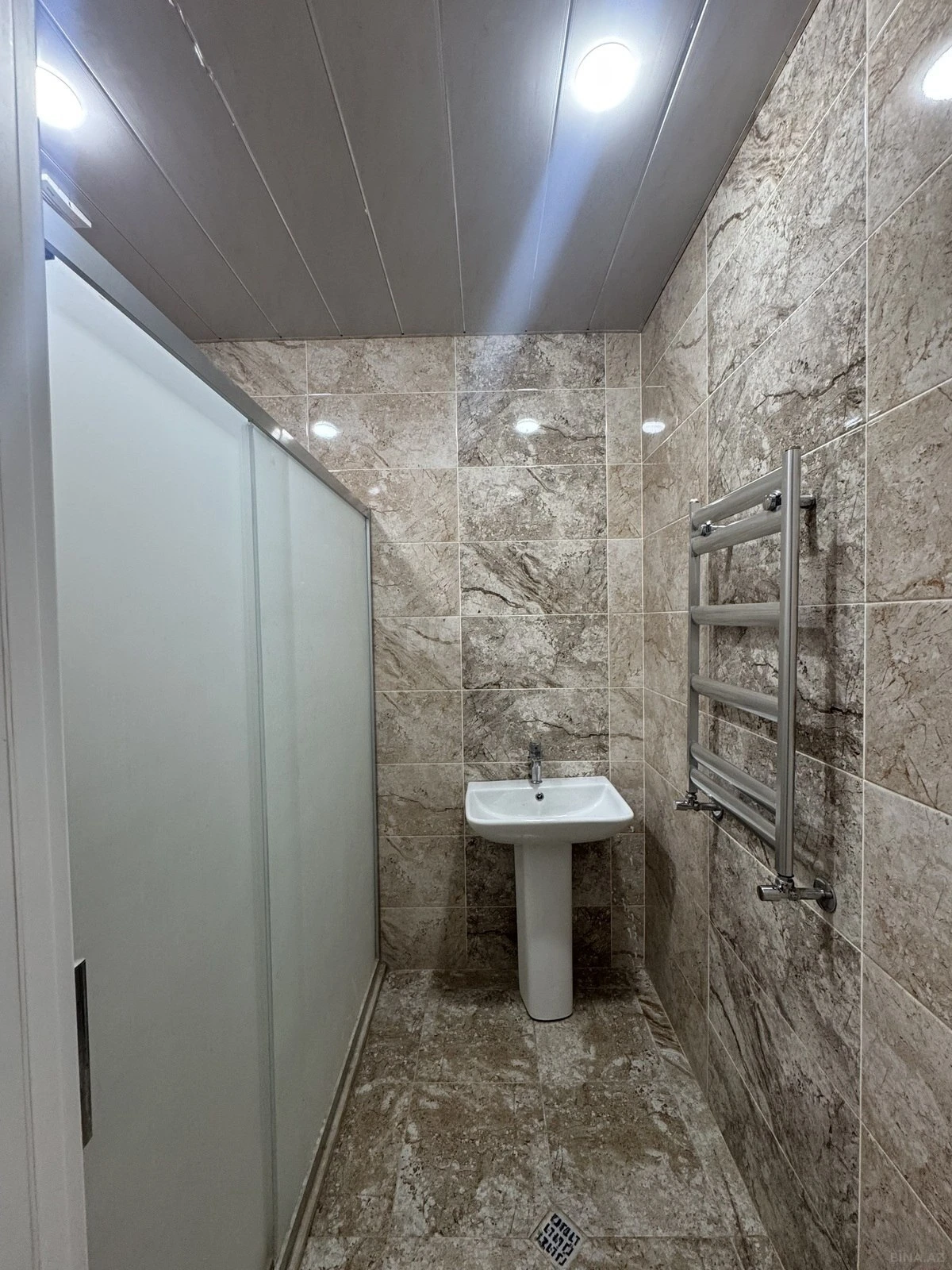 Satılır 3 otaqlı mənzil 125 m²