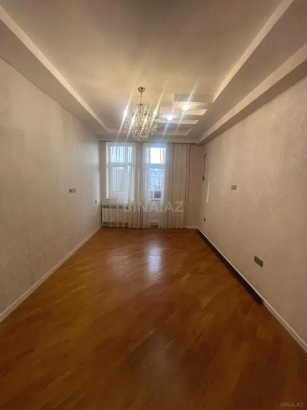 Satılır 3 otaqlı mənzil 112 m²